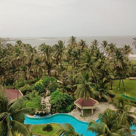The Retreat Hotel & Convention Centre Mumbai Exteriör bild