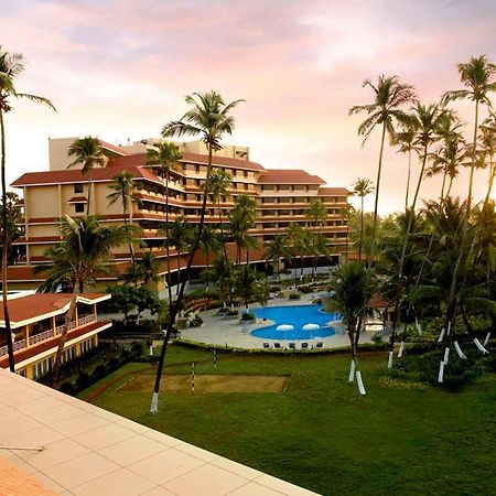 The Retreat Hotel & Convention Centre Mumbai Exteriör bild