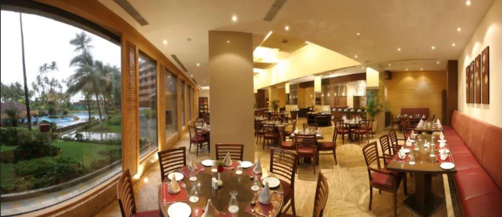 The Retreat Hotel & Convention Centre Mumbai Exteriör bild