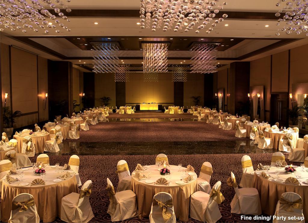 The Retreat Hotel & Convention Centre Mumbai Exteriör bild