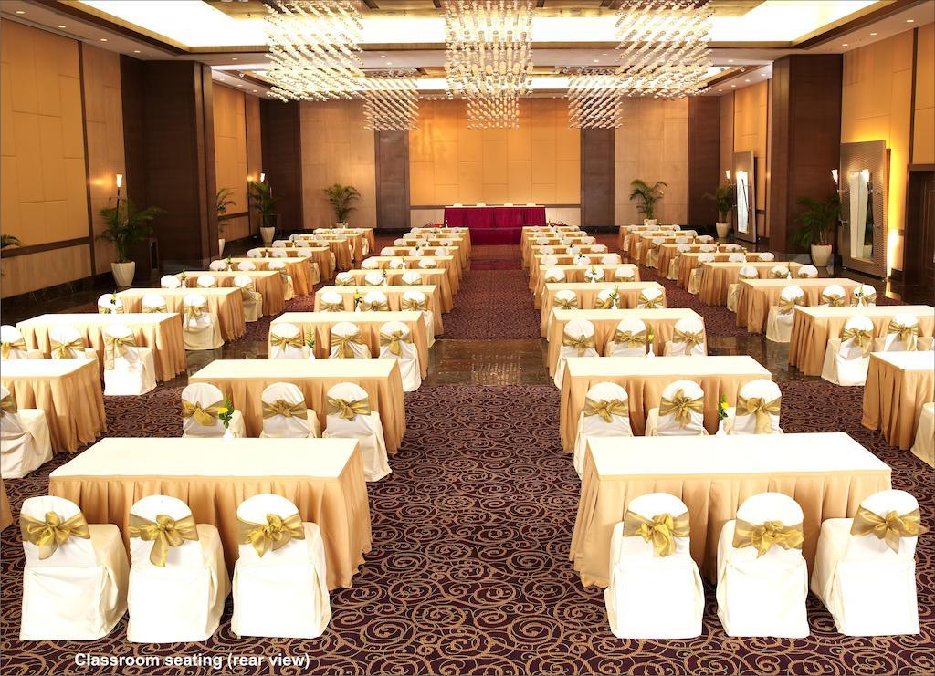 The Retreat Hotel & Convention Centre Mumbai Exteriör bild