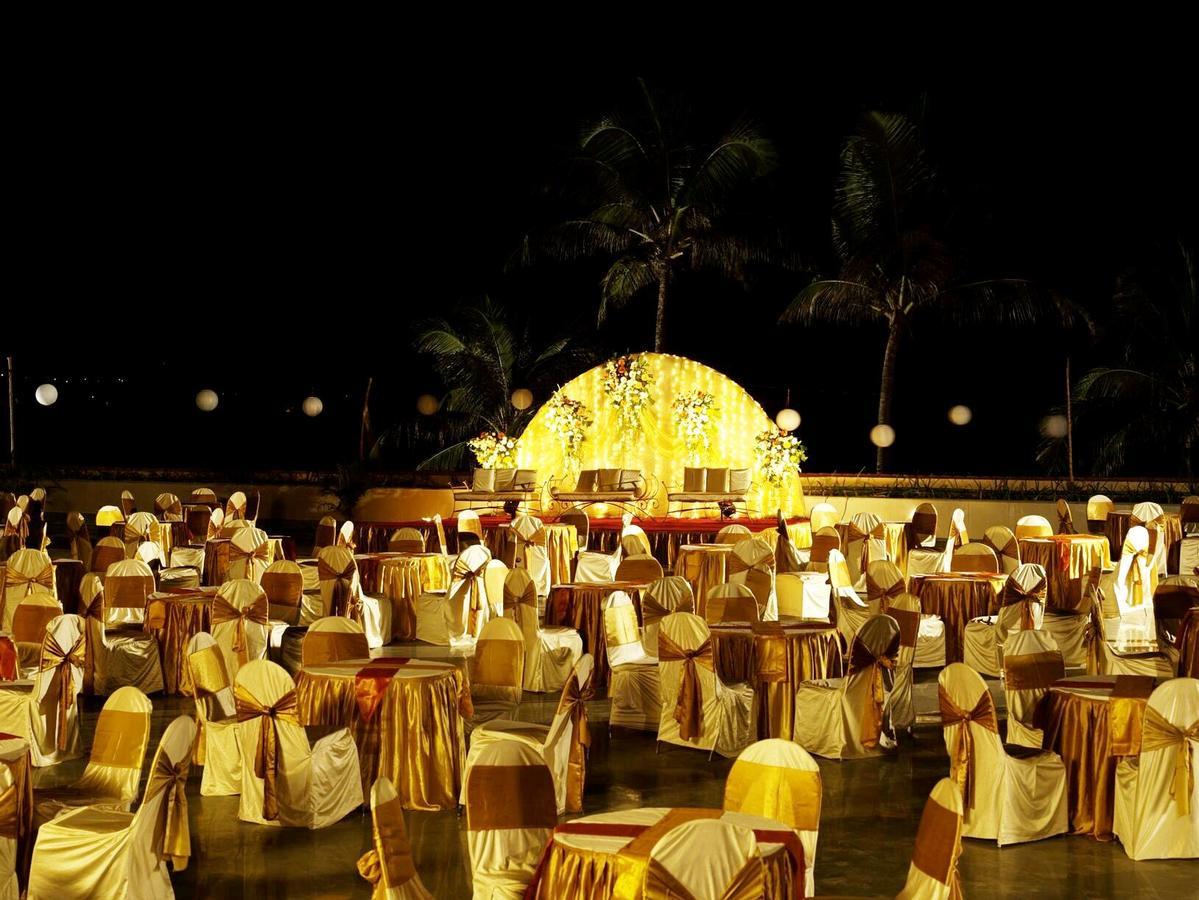 The Retreat Hotel & Convention Centre Mumbai Exteriör bild
