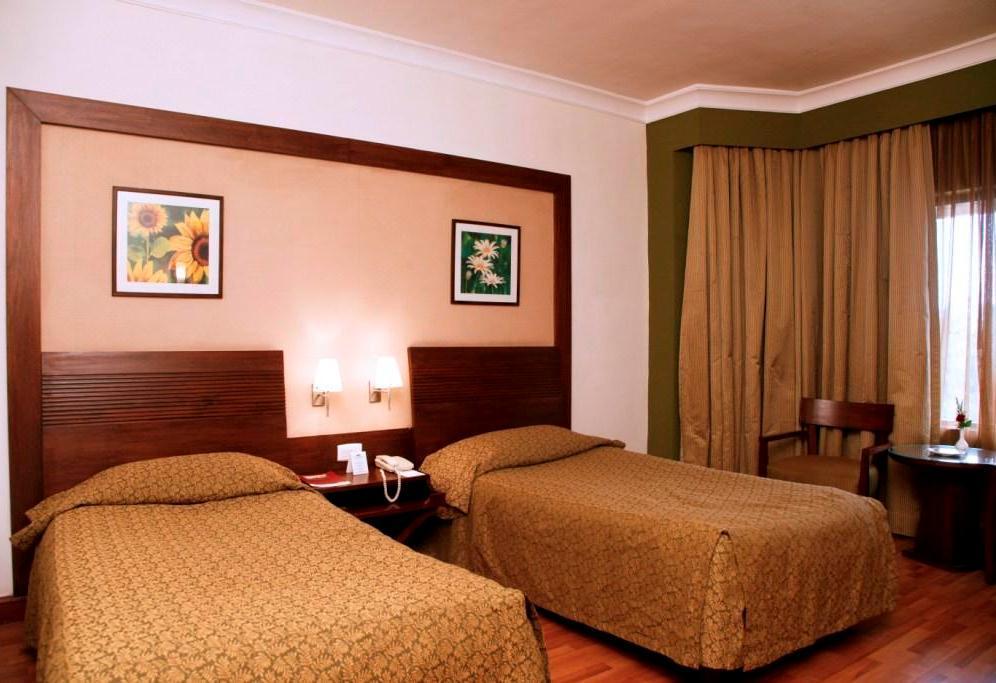The Retreat Hotel & Convention Centre Mumbai Exteriör bild