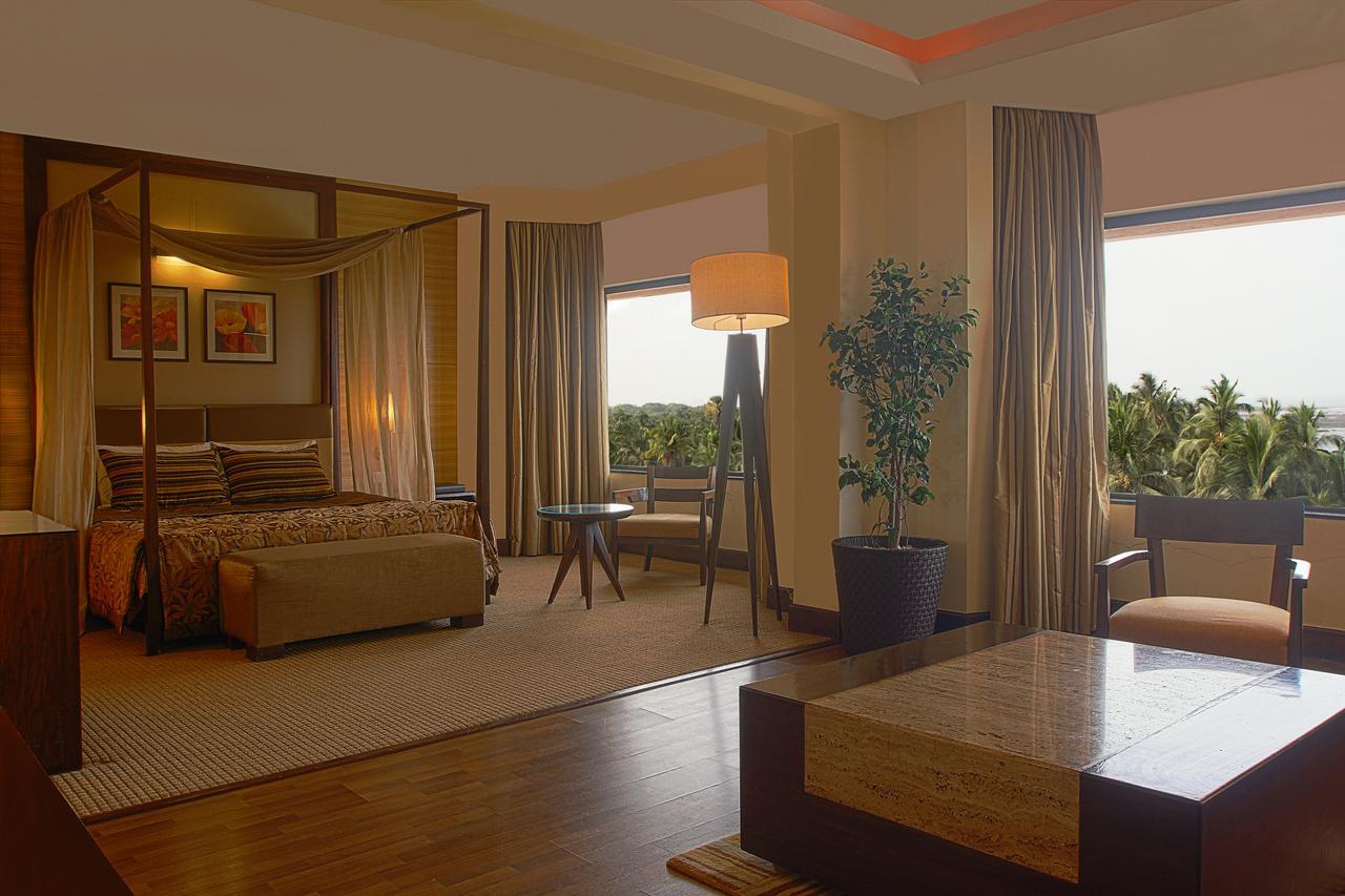 The Retreat Hotel & Convention Centre Mumbai Exteriör bild